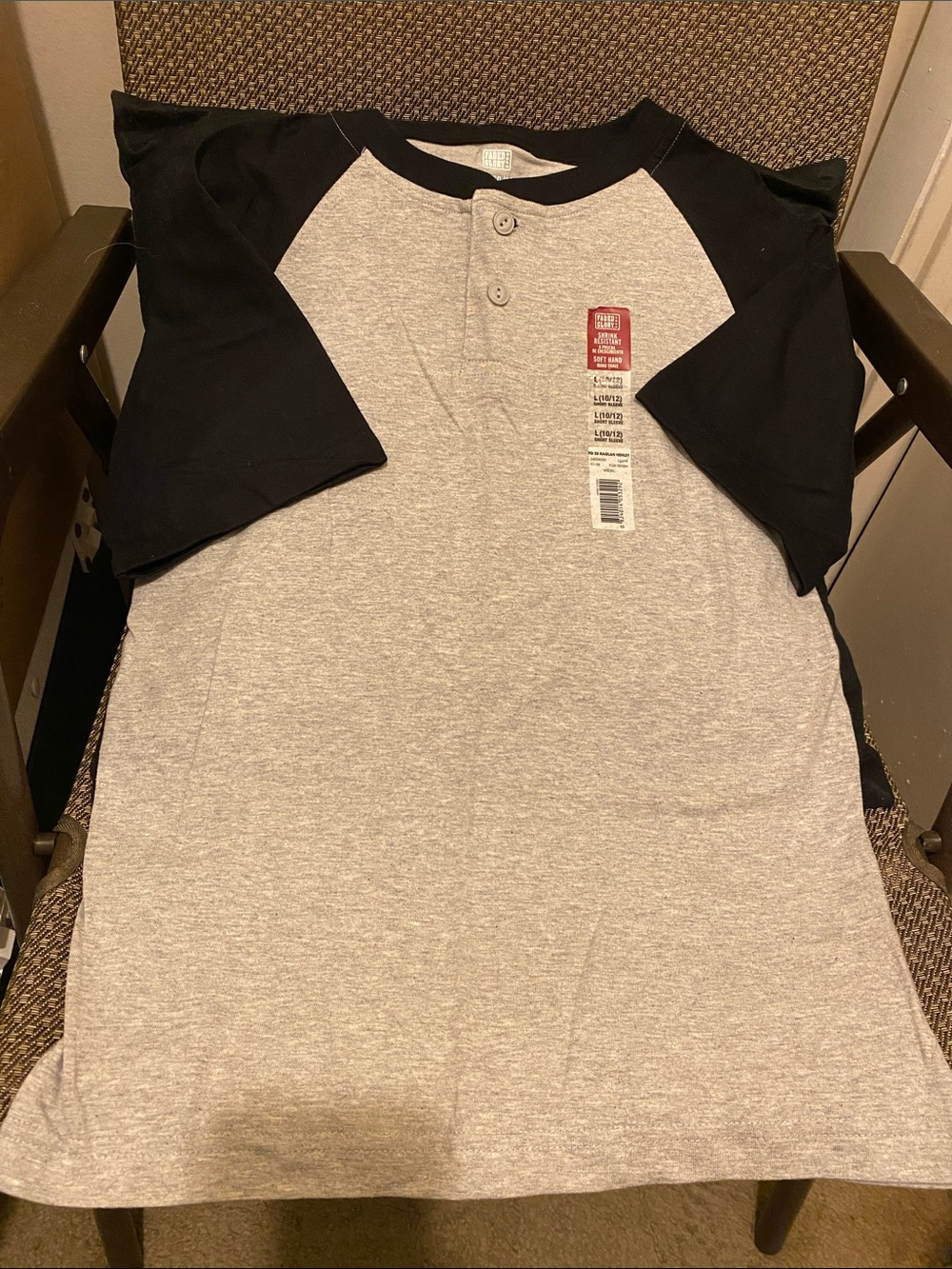 Faded Glory Short Sleeve Henley Tee - Light Gray & Black. LG 10-12 (B)